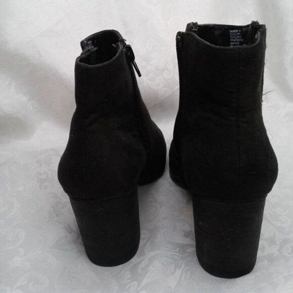 Madden Girl Shaakerr Chelsea Ankle Boots Chunk Heel Black Suede-Look Size 9M - Picture 14 of 14
